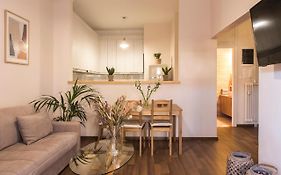 Luxury Apartment With Jacuzzi Close To Acropolis - Living Stone Zircon